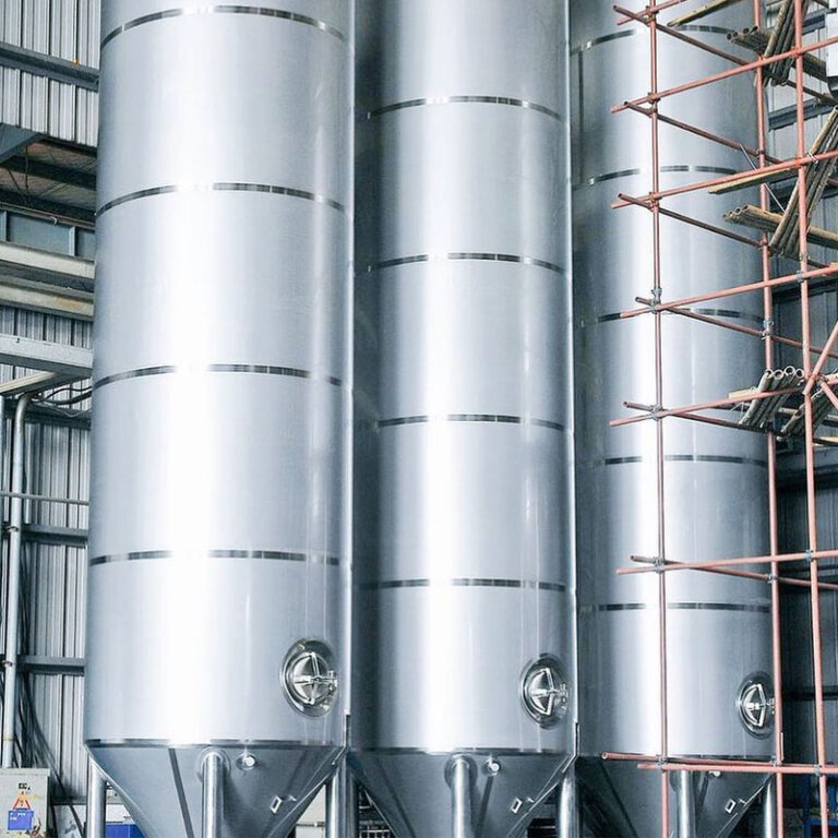 Industry_brewery_large_beer_fermenter_ (25)
